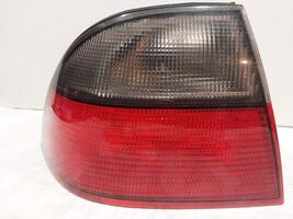1999 to 2001 Saab 9-5 Sedan Left LH Driver Side Taillight 4677035 - $45.00