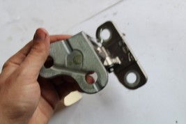 16-17 JAGUAR XE DRIVER LEFT SIDE DOOR LOWER HINGE BRACKET FRONT or REAR M1492 image 5