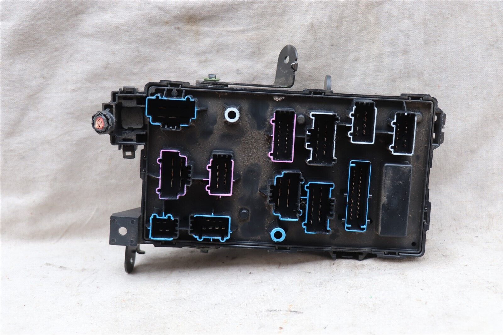 Ford InCabin Fusebox Fuse Block Box BCM Body Control Module