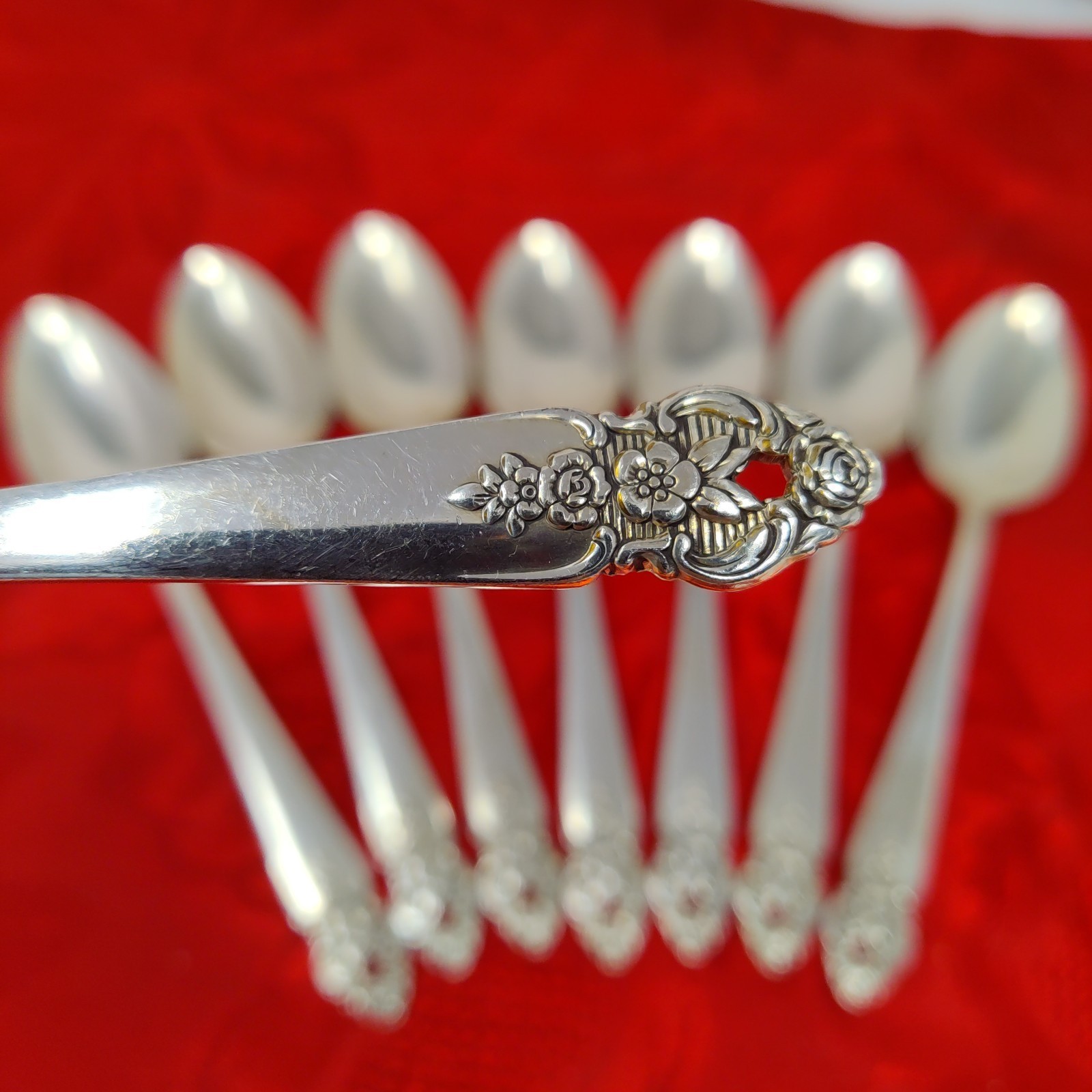8X Oneida DISTINCTION Set 8 TeaSpoons 7 1/2&quot; Prestige Plate 1951 Vintage... - $24.98