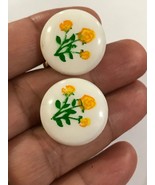 Vintage WHITE ROUND BUTTON Clip-On Earrings EUC. Stamped HONG KONG - £9.44 GBP