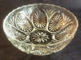Large Clear Glass Bowl Vintage Anchor Hocking Medallion Pattern - $14.99