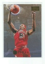 Dennis Rodman (Chicago Bulls) 1996-97 Skybox Premium Card #19 - £3.95 GBP