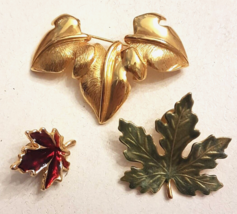 Scatter Pin LOT of 3 Leaves Theme VTG Fall Autumn Nature Green K.C. Leaf Jewelry - £12.81 GBP