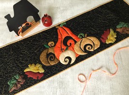 Quilted Thanksgiving table runner, Pumpkins bed topper, Halloween tablecloth - £89.48 GBP