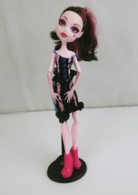 Monster High Draculaura Doll With Stand, Shoes, Clothes, &amp; Hair Brush - £16.25 GBP