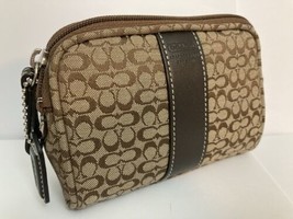 coach C zip clutch wristlet bag - $27.71