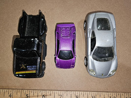 24GG58 ASSORTED TOY CARS - $5.85