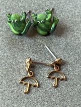 Lot of Dainty Cute Green Polymer Clay Frog &amp; Open Goldtone Umbrella Dangle Post - £8.82 GBP