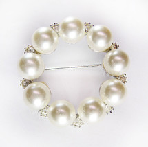 Nice Shiny Vintage Costume Pearl And Rhinestone Circle Pin Brooch - £14.24 GBP