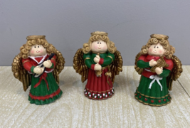 3 - Vintage 1999 Christmas Carolers Figurines Angels - J.T.S. Internatio... - $9.50