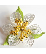 Vintage 1970s Daisy Pin Brooch Double Layer Leaves With Yellow Center - £6.79 GBP