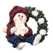 Boyds Bears &amp; Friends “The Folkwear Collection” Snowman Wreath Brooch Pin 1995 - £11.60 GBP