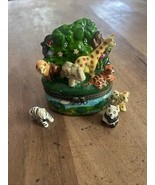 Vintage Zoo Animal Trinket Box With 3 Animals Inside  - $655.25 MXN