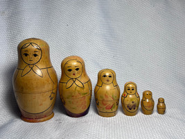 VTG USSR Matryoshka Babushka Wooden Russian Six Piece Stacking Nesting Dolls - £31.61 GBP