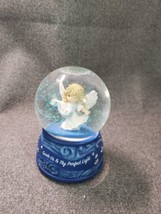 Precious Moments Share The Gift Of Love Angel with snowflake Musical Water Globe - $14.25