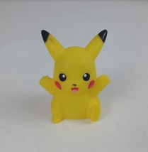 2006 Bandai Nintendo Pokemon Pikachu 2&quot; Finger Puppet - £5.30 GBP
