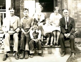 Family Group on Front Porch 1930&#39;s Original Stereoview Salt Lake City Utah  - £19.81 GBP