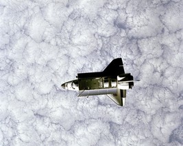 Space Shuttle Challenger viewed from SPAS-1 satellite during STS-7 Photo Print - £6.96 GBP