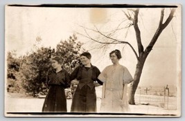 RPPC Three Edwardian Women In Winter Thompson Family Salem Iowa Postcard U30 - £7.13 GBP