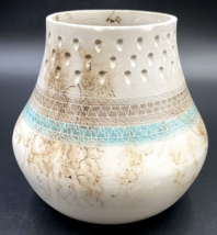 Native American Navajo 6.5&quot; Fine Etched Horsehair Pottery Signed Vase - £41.08 GBP
