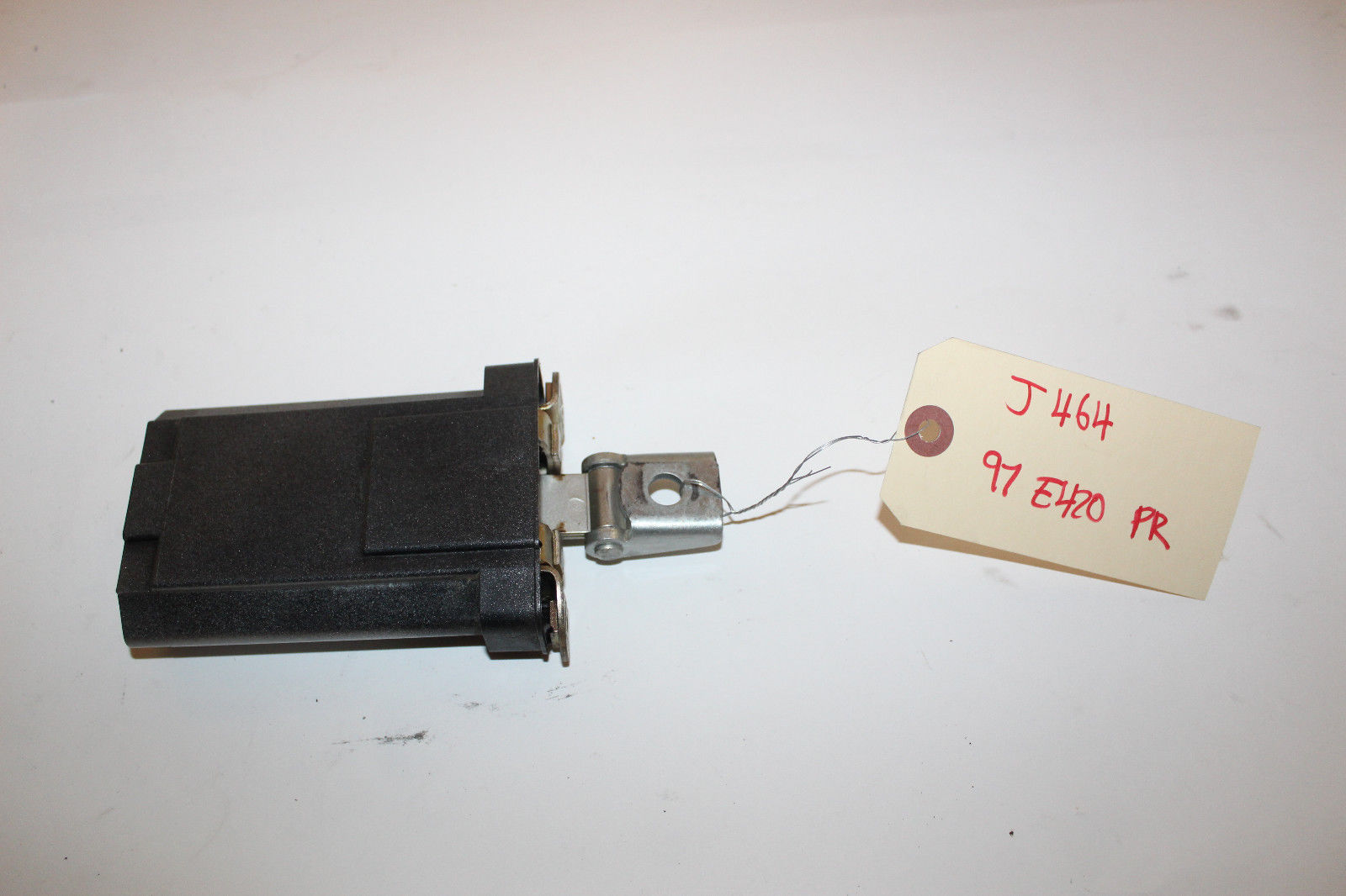 1996-2002 MERCEDES E300 E320 E55 E420 REAR RIGHT DOOR STOPPER CHECK STRA... - $38.69