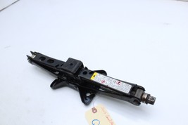 05-11 CADILLAC STS EMERGENCY SPARE TIRE JACK Q7796 image 2