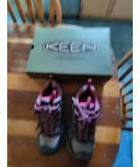 Women's Keen Size 7.5  Oakridge WP Mid Grey Waterproof Hiking Boots Outdoors - $39.30