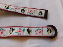 Unbranded Ladies Women&#39;s Belt White Fish Hibiscus Red Adjustable NWOT - £12.12 GBP