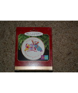 Hallmark Keepsake Ornament~Gift of Friendship ~ Winnie the Pooh and Frie... - £7.86 GBP