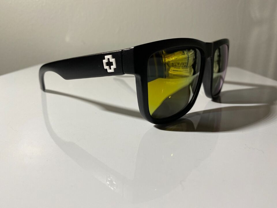 unisex sporty style black sunglasses with yellow polarized lenses - $9.50