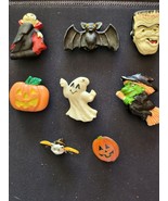 8 Halloween Fall  Button Covers and Pins. Mixed Lot. Colorful Cute Vintage - $19.09 CAD