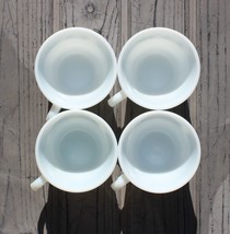 Pyrex Corning Old Town Blue Onion Milk Glass 4 Cups &amp; 4 Corelle Saucers - £11.93 GBP