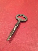 Vintage 30s small silver skeleton door key/tool with tri-oval shaped top hole image 2