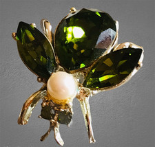 Vintage Bug Pin with Green Rhinestones Faux Pearl - £27.40 GBP