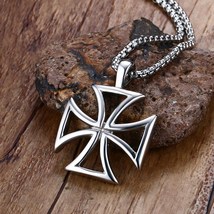 Iron Maltese Cross Knight Templar Masonic SilverWW2 German Pendant Link Necklace - £14.45 GBP