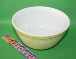 Vintage Pyrex Spring Blossom Daisy Green And White Glass Serving Mixing Bowl 402 - $48.39 CAD