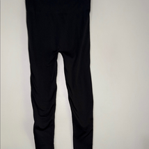 Feathers Black Leggings 1X/2X - $9.80