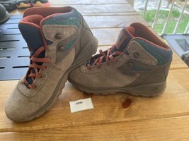 Columbia Men’s Newton Ridge Hiking Boot, Size 10, Grey Suede - $1,319.22 MXN