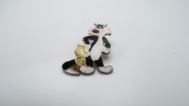 Vintage 1994 Tweety Bird Sylvester The Cat Warner Brothers Pin 4cm BB13 - $451.60 MXN