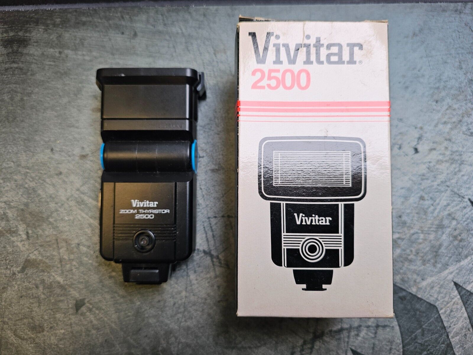 Vivitar Zoom Thyristor 2500 Shoe Mount Flash UNTESTED - $6.88