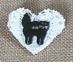 Vintage Handmade Lace Heart Eek Scaredy Cat Black Kitty Brooch Pin Grandmacore - £10.69 GBP