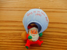 1990 Hallmark Keepsake Ornament &quot;Joy is in the Air&quot; parachuting Santa orig. box - £9.40 GBP