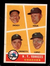 1960 Topps #465 Yankees Coaches Vg Yankees *NY11364 - £10.60 GBP