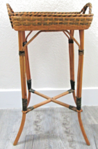 Vintage Bamboo and Reed Rattan Handled Tray Top Side Table  - $2,678.04 MXN
