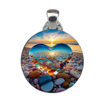 Beach Heart Round Pendant Necklace - New - £10.34 GBP