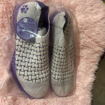 Gray And Purple Animal Rescue Site Ladies Slip On Shoes Size 11 - $167.75 MXN