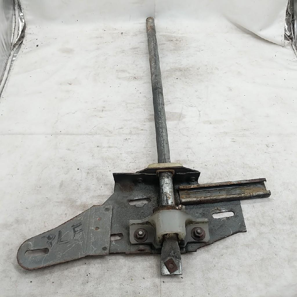 GM 1968-72 A Body Chevelle Tempest Buick Special RH Front Window Regulator Track Item image 5