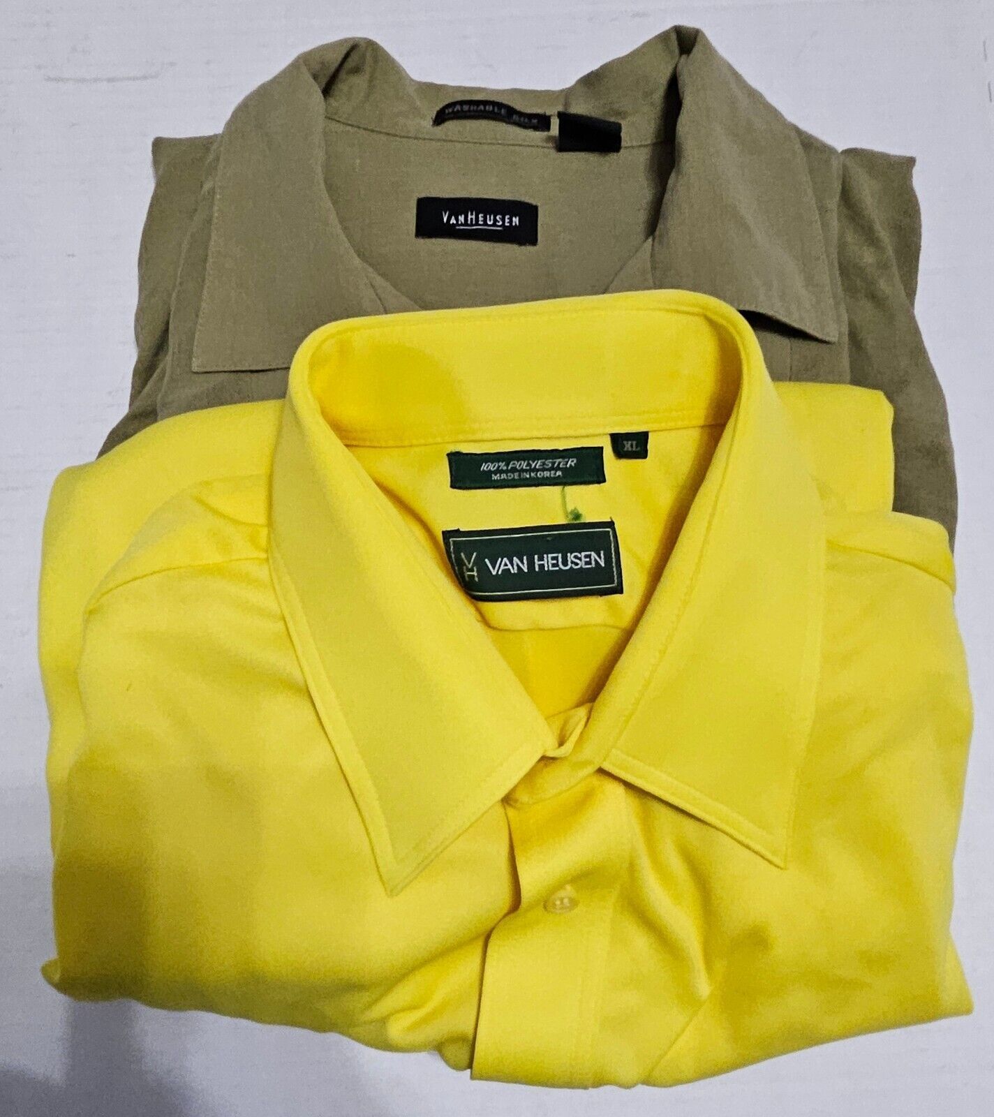 Van Heusen Button Up Shirt Men XL Regular Fit Pocket Short Sleeve Lot of 2 - $13.50