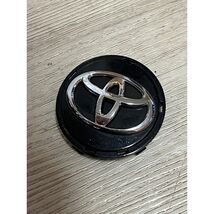 Toyota Hubcap Wheel Cover Emblem Logo Silver Black 68306401 Prius - $11.97